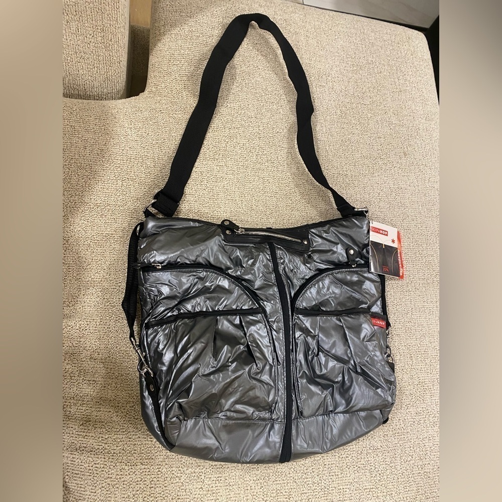 NWT SKIP HOP 2012 VERSA EXPANDABLE  DIAPER BAG GRAPHITE